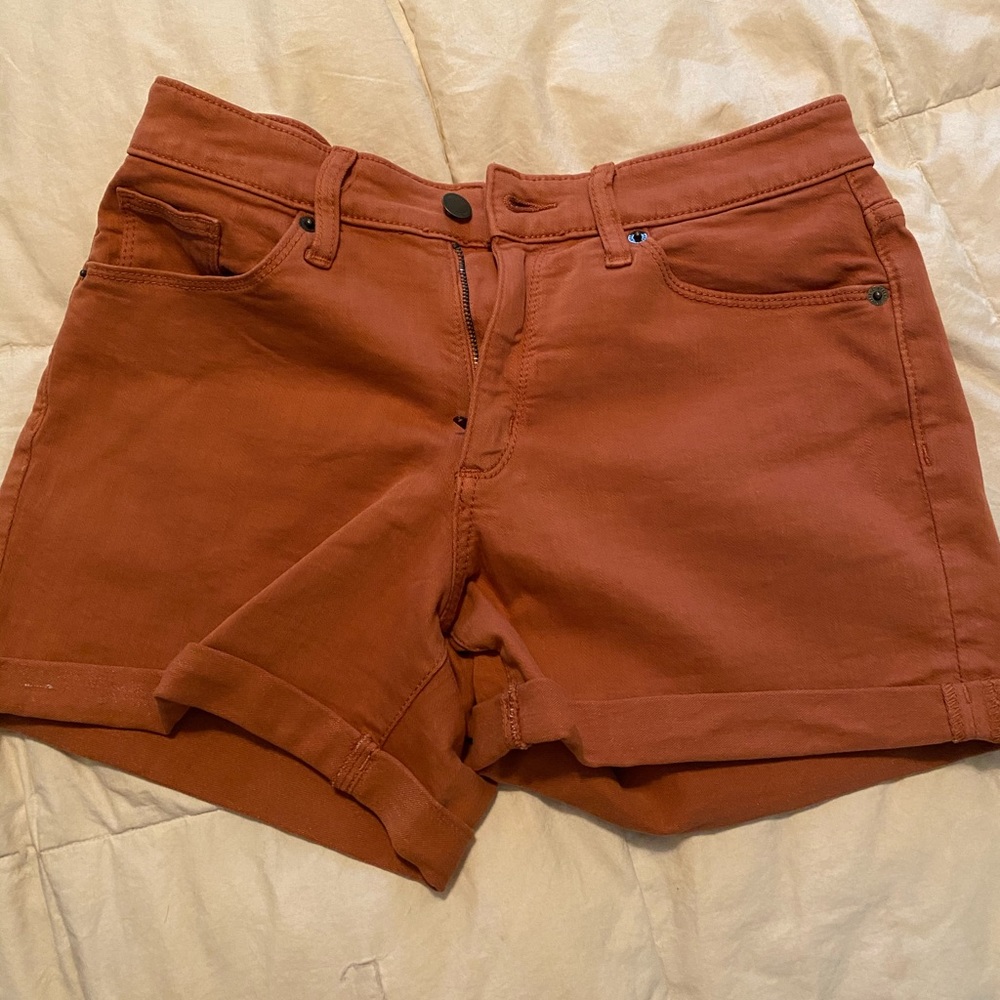 Universal Thread- Target shorts size 4